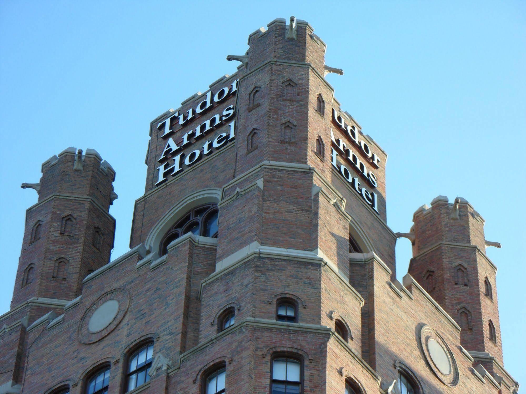 The Tudor Arms Hotel Cleveland - A Doubletree By Hilton Екстер'єр фото